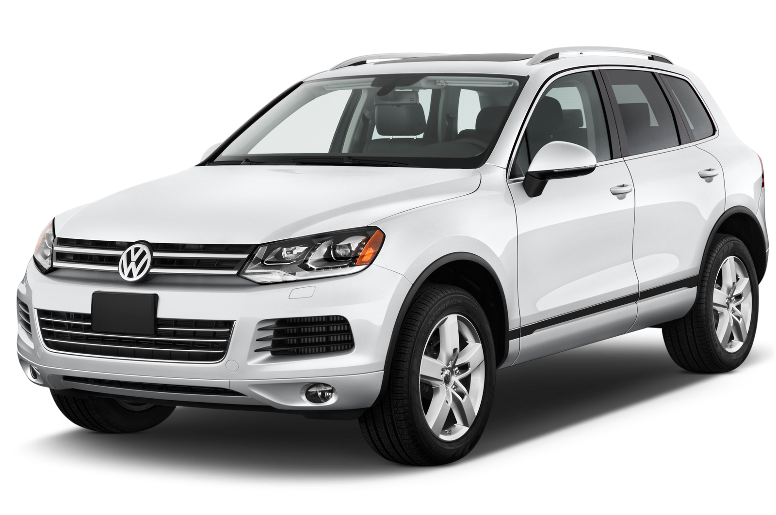 2013-volkswagen-touareg-lux-tdi-suv-angular-front