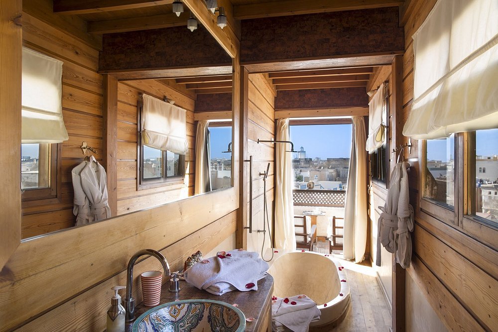 the-bathroom-of-our-panoramic